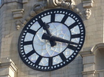 FZ024065 Clock face on Royal Liver Building, Liverpool.jpg